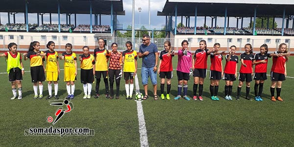Zaferspor’lu Minik Kız Futbol Takımı Boş Durmuyor.