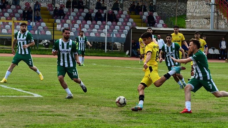 Karaelmasspor Liderliği Kaybetti, Umutlar Son İki Haftaya Kaldı