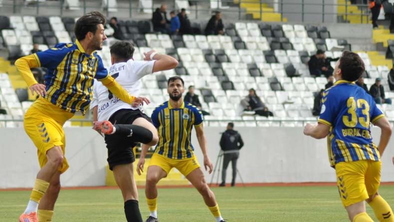 Somaspor Menemen Deplasmanında Son Dakikalarda Yıkıldı