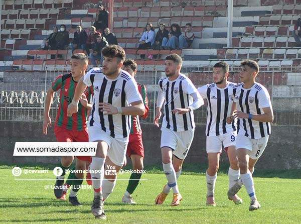 U19 Ligi Somaspor-Karşıyaka Maç Resimleri