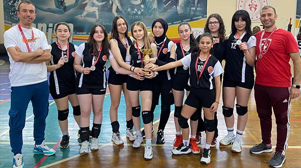 Cemil Meriç Anadolu Lisesi Voleybolda İl 2.Oldu