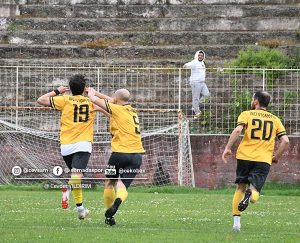 Emre Gürkal'ın taraftarıyla gol sevinci paylaşımı
