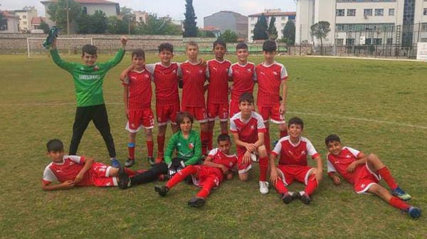 Gölmarmaraspor U12 Takımı Ligde Fırtına Gibi Eserek, Şampiyonluğa Ulaştı.