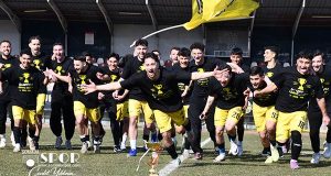 Karaelmasspor Grup Şampiyonu Oldu, Kupayı Soma Kaymakamı Ünal Koç Verdi