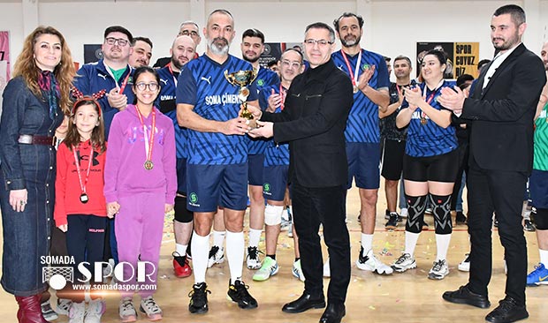 Kaymakamlık Voleybol Turnuvasında Kupa Soma Çimento’nun Oldu