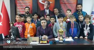 Futsalda Bir Başarıda Necip Fazıl Kısakürek Orta Okulundan..