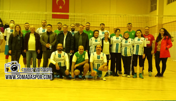 Öğretmenler Voleybol Turnuvasında Şampiyon Belli Oldu