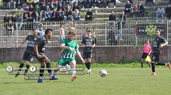 On Futbolcu Kırmızı Kart Gördü, Derbi Tatil Edildi