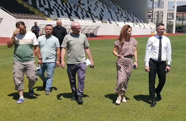 Soma Kaymakamı Ünal Koç’tan Nazım Yavuz Stadı’na Ziyaret