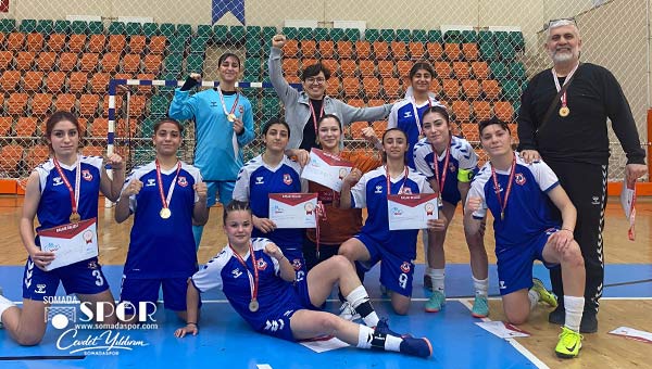 Soma Linyit Anadolu Lisesi Futsalda Grup Şampiyonu Oldu