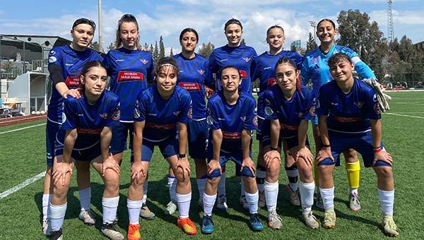 Soma Zaferspor U17 Kız Futbol Takımımızdan Muhteşem Zafer: 6-1