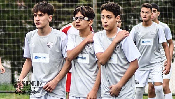 Somaspor U14 ve U15 Ayvalıkgücü’nü Mağlup Etti