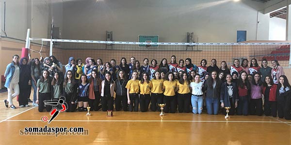 Soma İlçe Kupası Genç Kızlar Voleybol Turnuvası Tamamlandı.